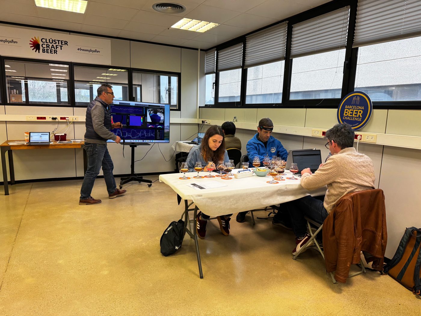 Mesa de jueces en Barcelona